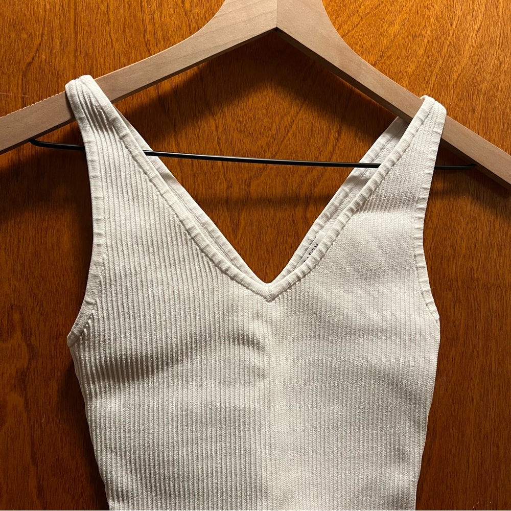 Aritzia Babton Contour White Tank Top - Picture 2 of 5
